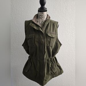 Woman's Utility Vest